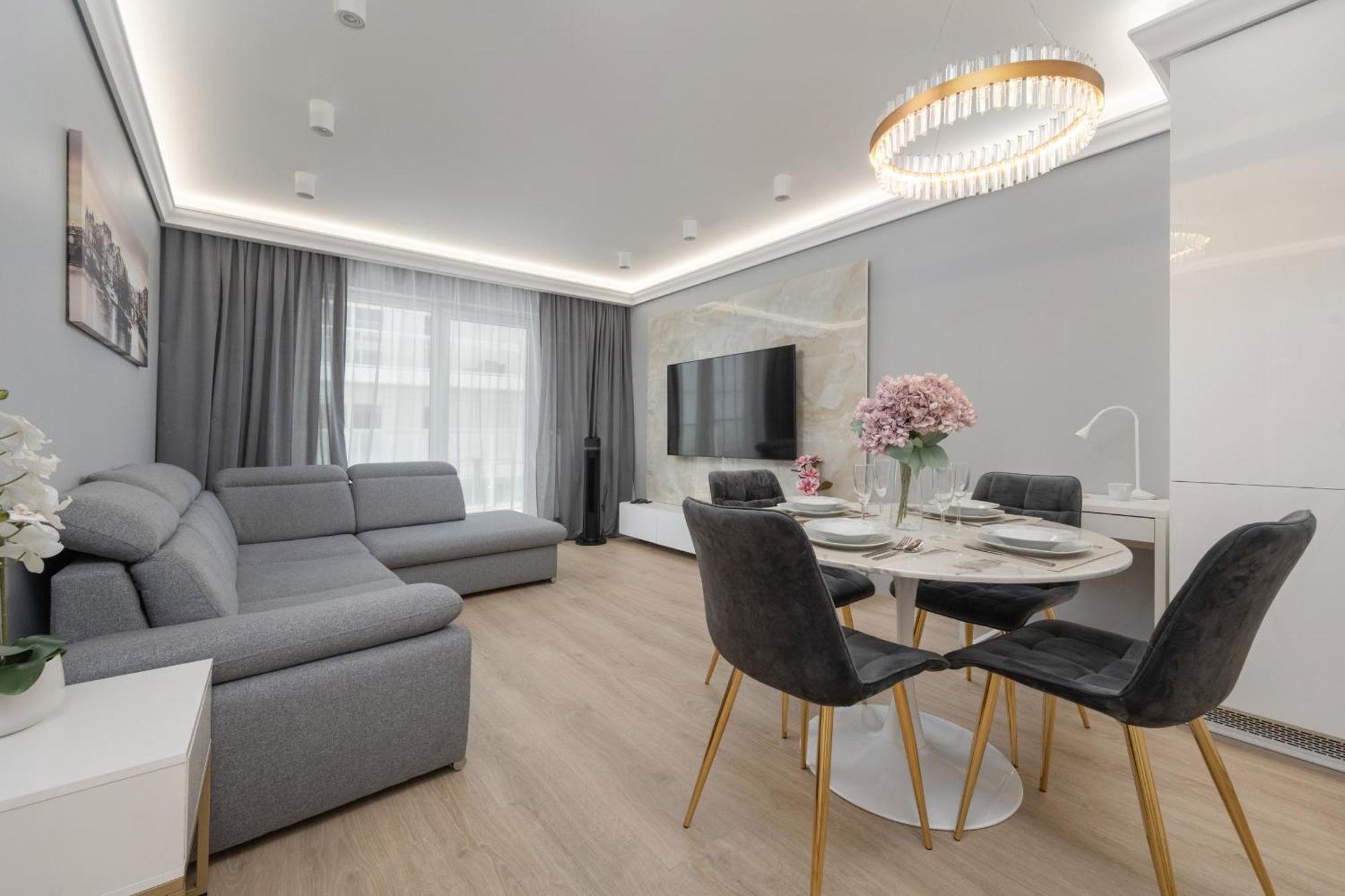 Elegant Apartment With Balcony By The Oder River In Wroclaw By Renters Prestige Exteriör bild