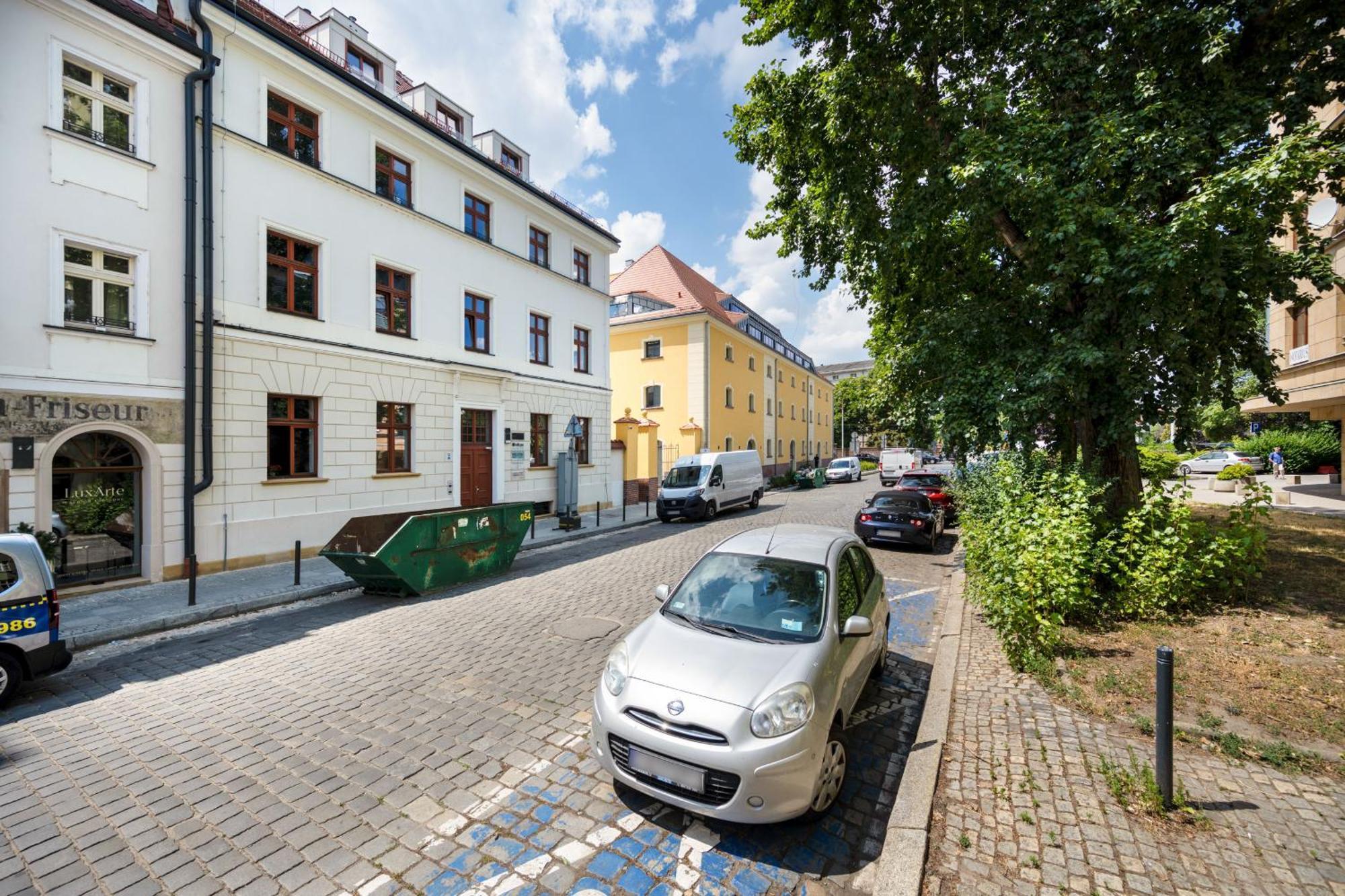 Elegant Apartment With Balcony By The Oder River In Wroclaw By Renters Prestige Exteriör bild