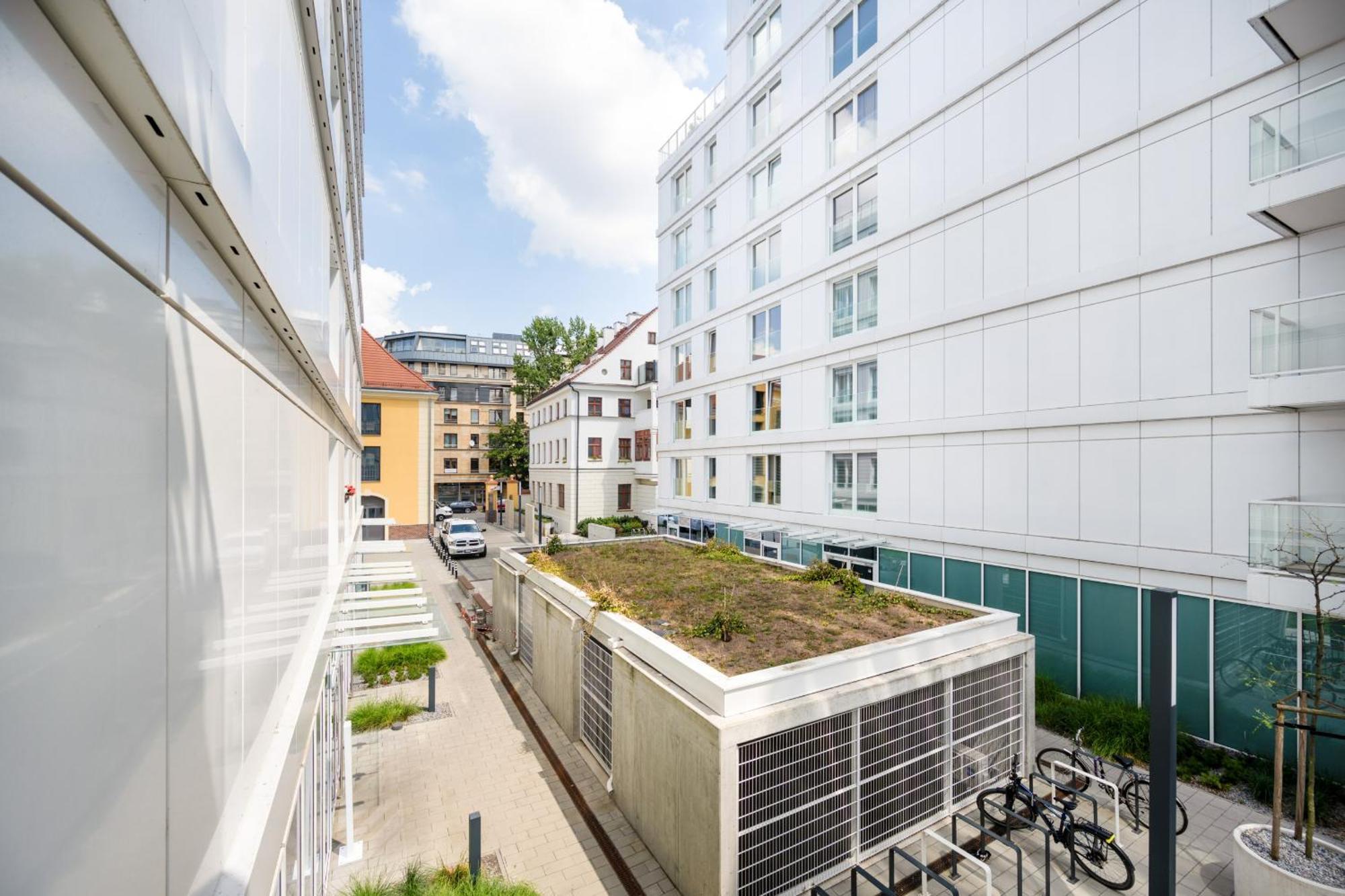Elegant Apartment With Balcony By The Oder River In Wroclaw By Renters Prestige Exteriör bild
